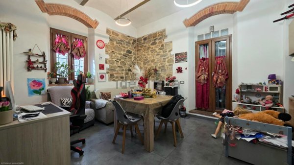 casa indipendente in vendita a Calenzano in zona Legri