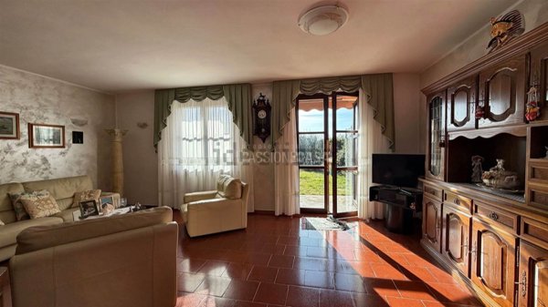 casa indipendente in vendita a Calenzano