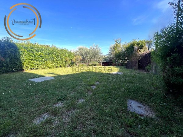 casa indipendente in vendita a Calenzano