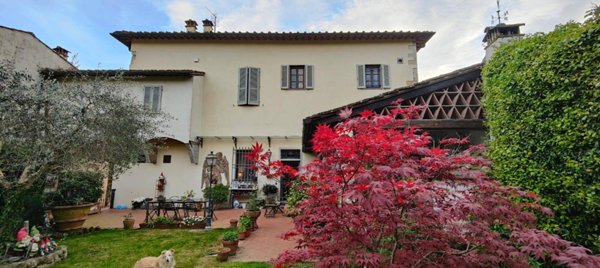 casa indipendente in vendita a Calenzano in zona Carraia