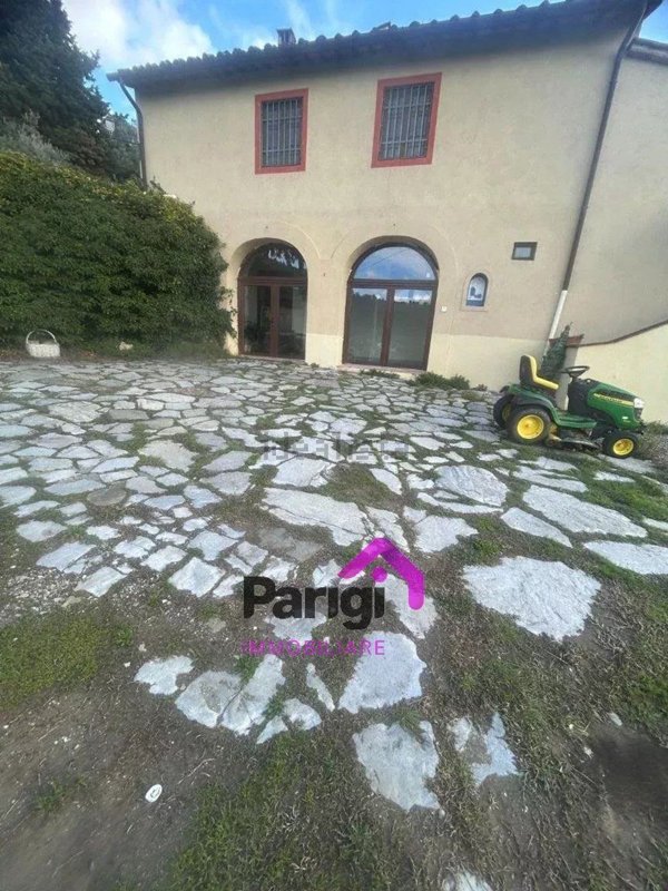 casa indipendente in vendita a Calenzano in zona Baroncoli