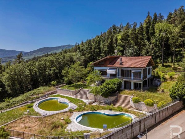 casa indipendente in vendita a Calenzano