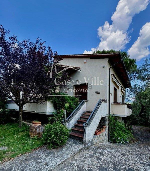casa indipendente in vendita a Calenzano in zona Travalle