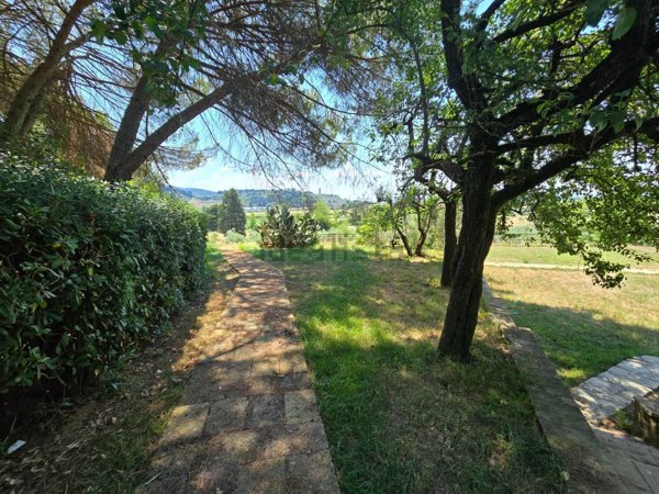 casa indipendente in vendita a Calenzano in zona Travalle