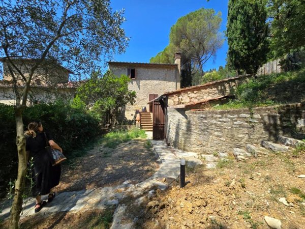 casa indipendente in vendita a Calenzano in zona Travalle