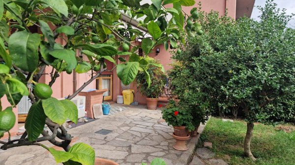 appartamento in vendita a Calenzano in zona Ponte alla Marina