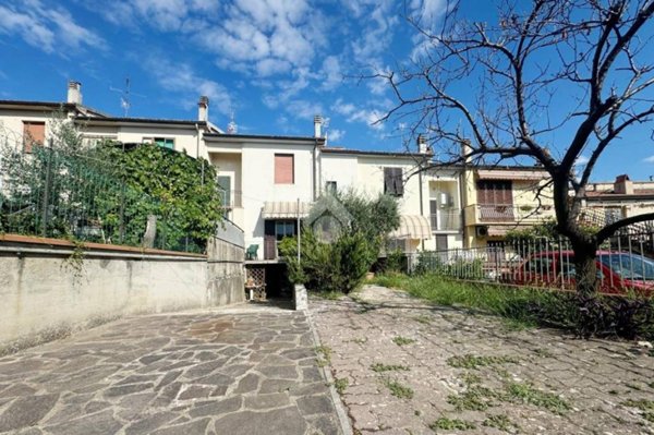 casa indipendente in vendita a Calenzano in zona San Donato