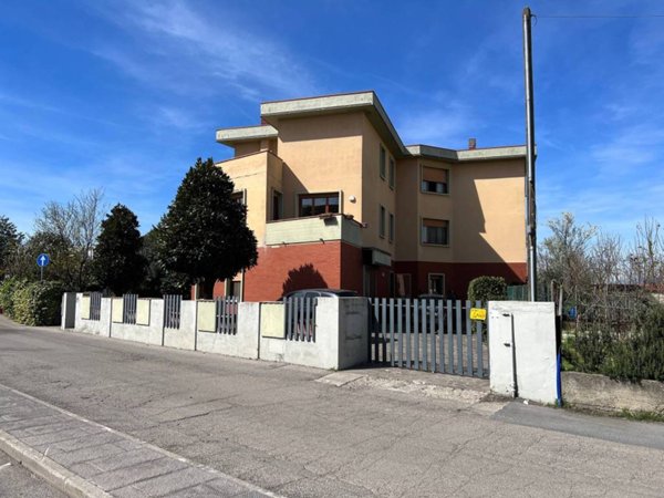 casa indipendente in vendita a Campi Bisenzio in zona San Cresci