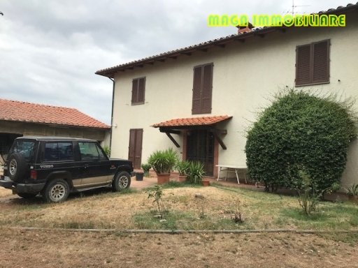 casa indipendente in vendita a Campi Bisenzio