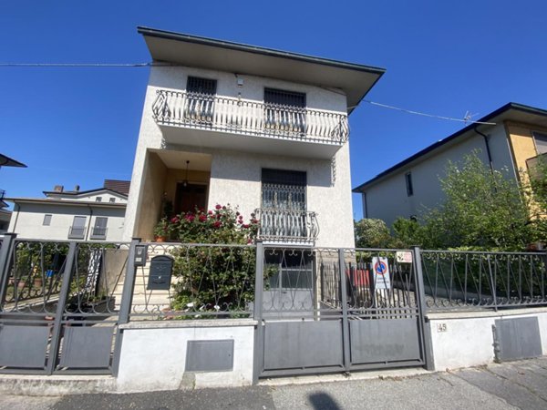 casa indipendente in vendita a Campi Bisenzio in zona San Giorgio a Colonica