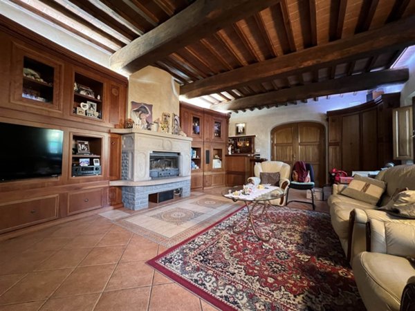 casa indipendente in vendita a Campi Bisenzio in zona San Piero a Ponti