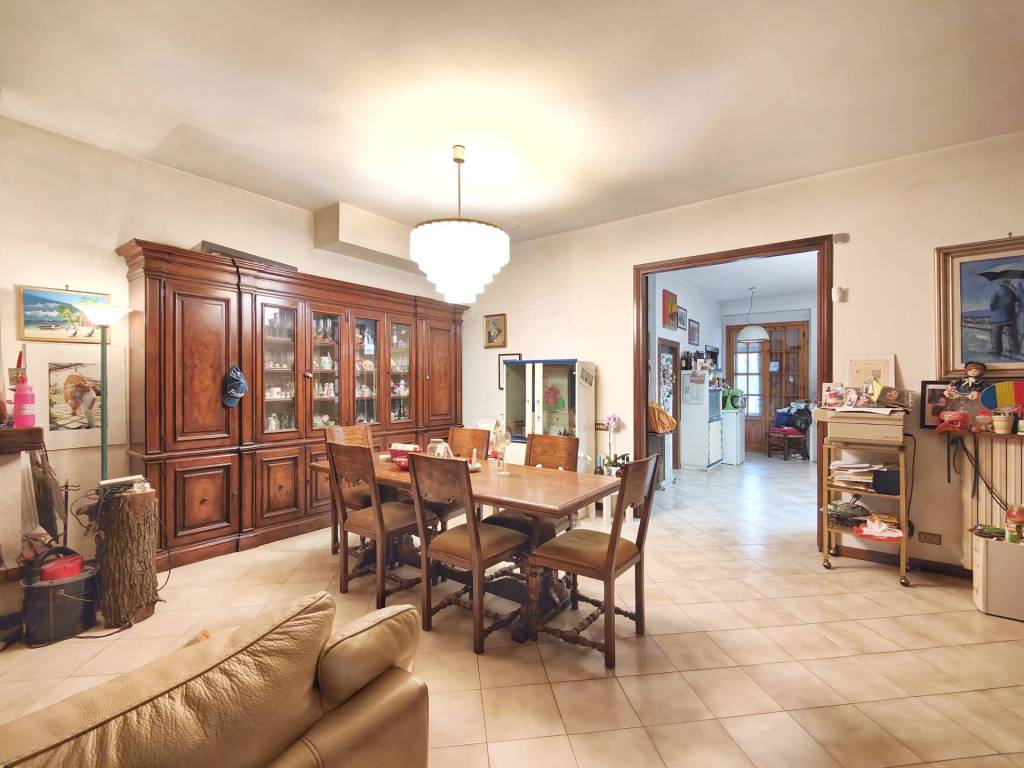 casa indipendente in vendita a Campi Bisenzio