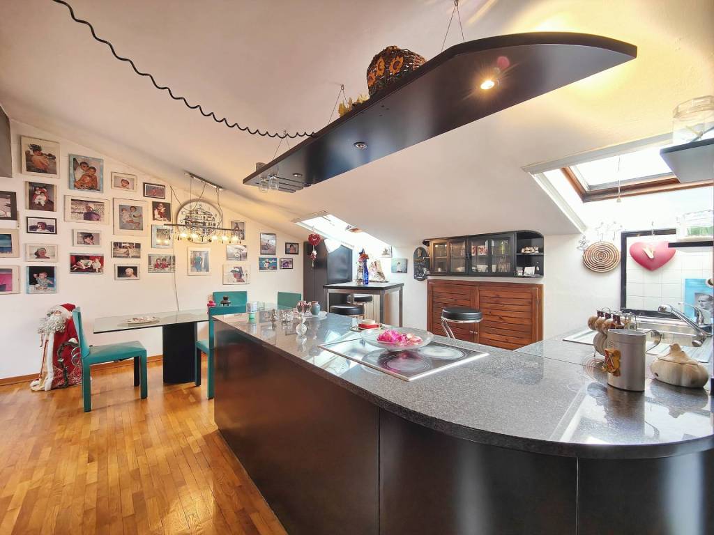 casa indipendente in vendita a Campi Bisenzio