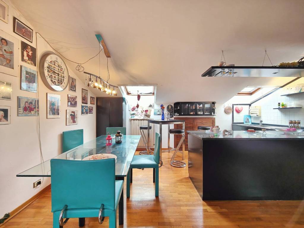 casa indipendente in vendita a Campi Bisenzio