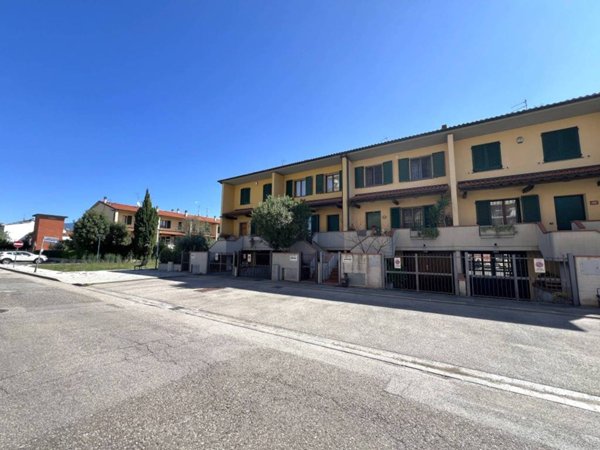 casa indipendente in vendita a Campi Bisenzio in zona San Cresci