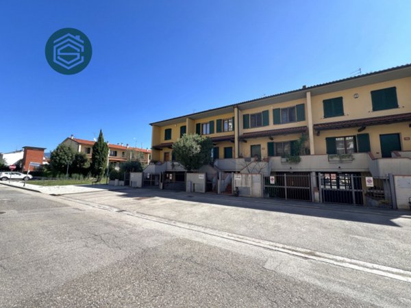 casa indipendente in vendita a Campi Bisenzio