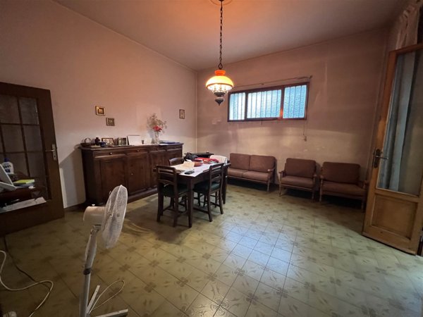 casa indipendente in vendita a Campi Bisenzio in zona Capalle
