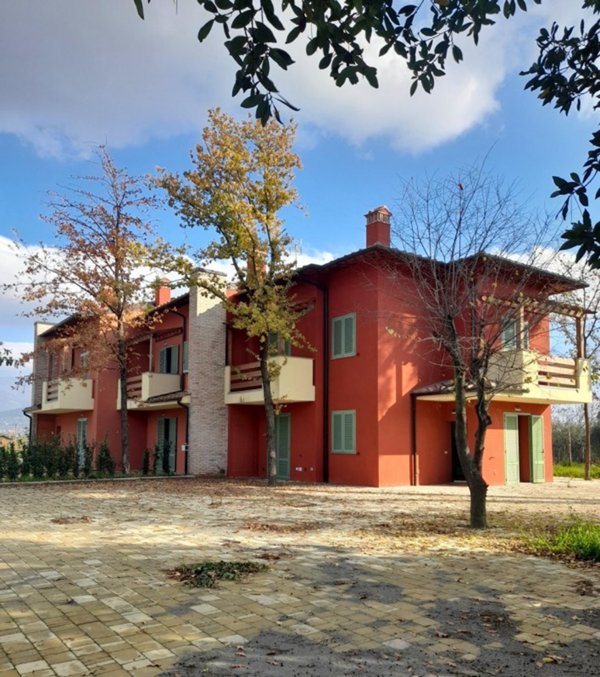 casa indipendente in vendita a Campi Bisenzio