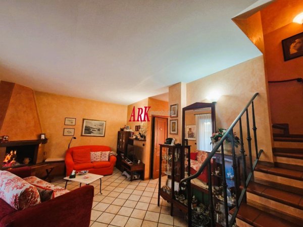 casa indipendente in vendita a Campi Bisenzio in zona San Piero a Ponti