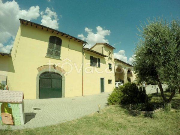 casa indipendente in vendita a Campi Bisenzio