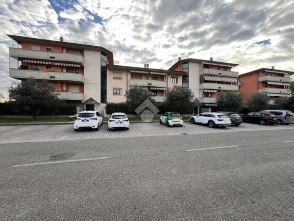 appartamento in vendita a Campi Bisenzio in zona Capalle