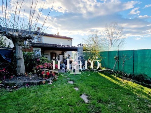 casa indipendente in vendita a Campi Bisenzio in zona San Piero a Ponti