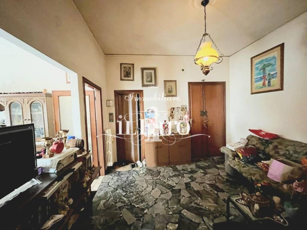 appartamento in vendita a Campi Bisenzio in zona Case Buffini