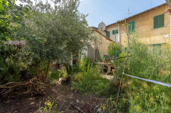casa indipendente in vendita a Campi Bisenzio