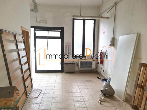 ufficio in vendita a Campi Bisenzio