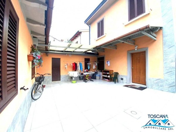 casa indipendente in vendita a Campi Bisenzio
