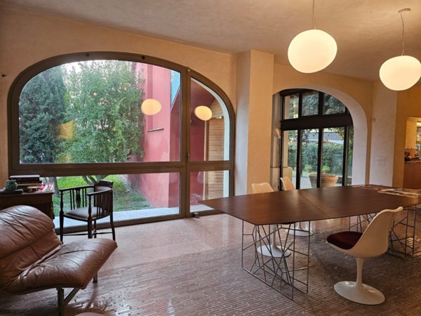 casa indipendente in vendita a Campi Bisenzio