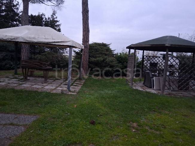 casa indipendente in vendita a Campi Bisenzio