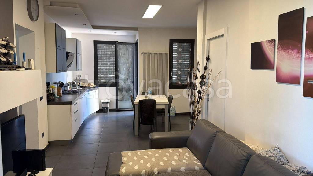 casa indipendente in vendita a Campi Bisenzio