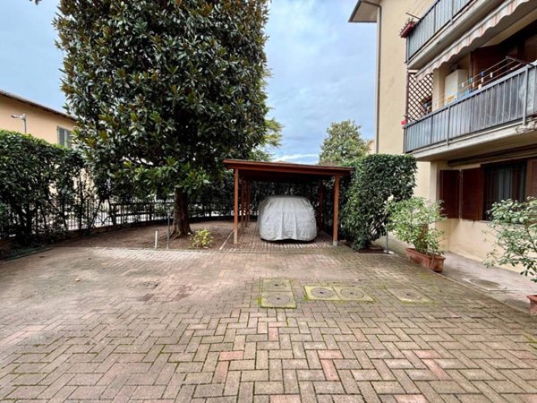 casa indipendente in vendita a Campi Bisenzio in zona San Donnino