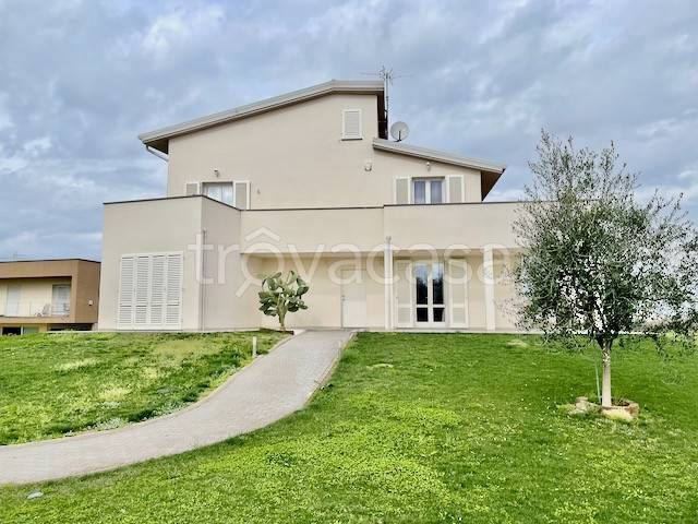 casa indipendente in vendita a Campi Bisenzio