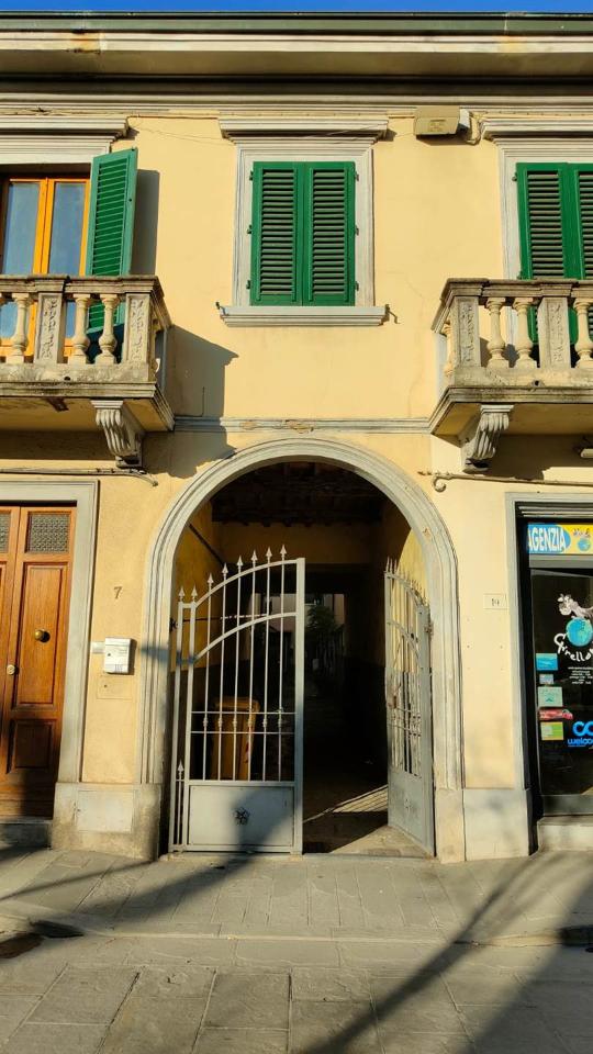 casa indipendente in vendita a Campi Bisenzio