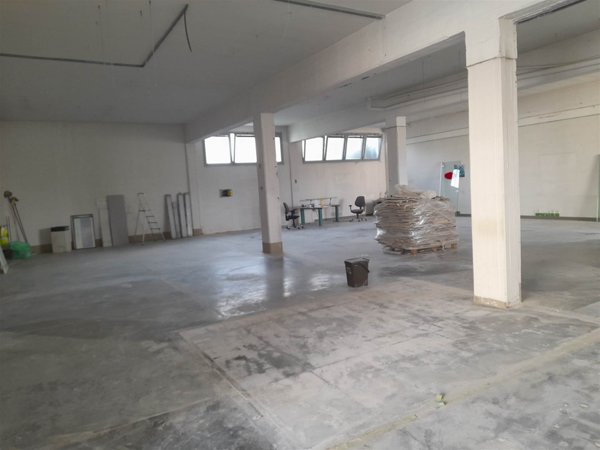 ufficio in vendita a Campi Bisenzio in zona San Piero a Ponti