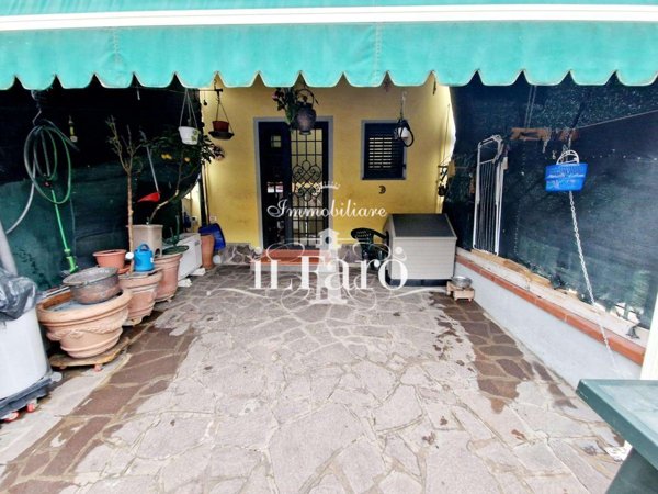 intera palazzina in vendita a Campi Bisenzio in zona San Donnino