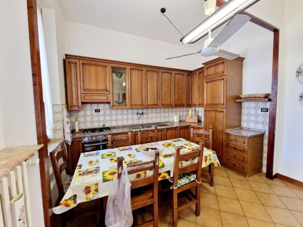 casa indipendente in vendita a Campi Bisenzio