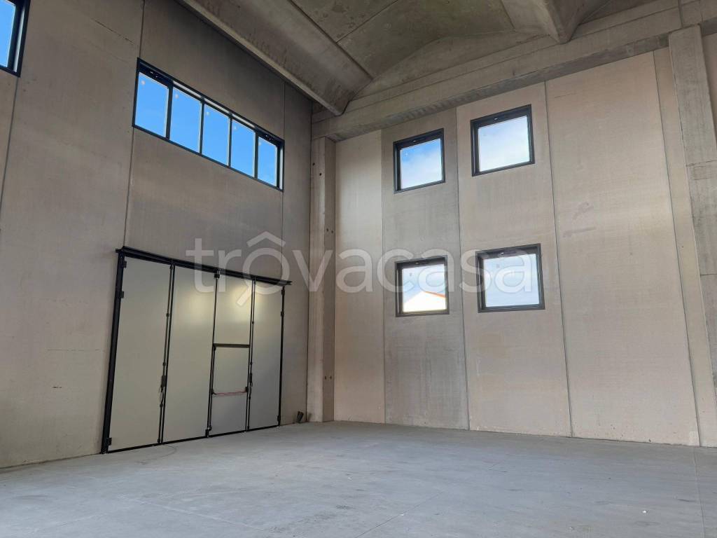 locale commerciale in vendita a Campi Bisenzio