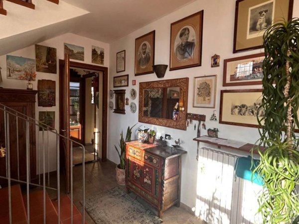 casa indipendente in vendita a Campi Bisenzio