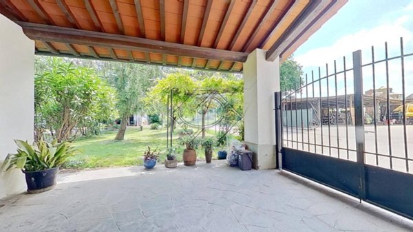 casa indipendente in vendita a Campi Bisenzio