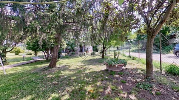 casa indipendente in vendita a Campi Bisenzio