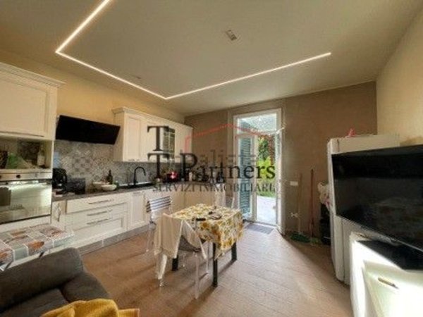 casa indipendente in vendita a Campi Bisenzio