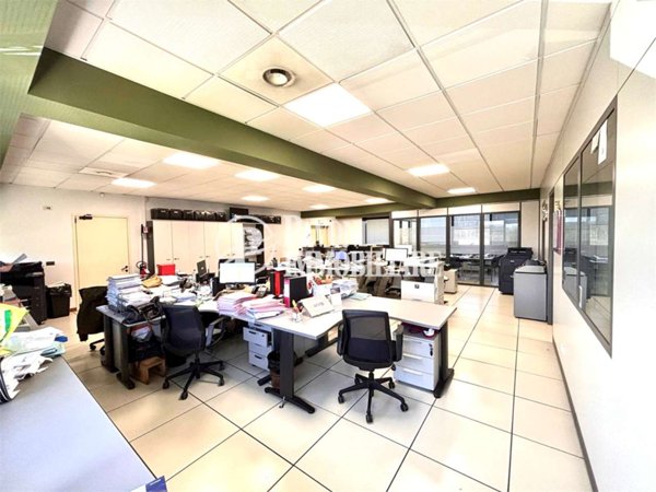 ufficio in vendita a Campi Bisenzio