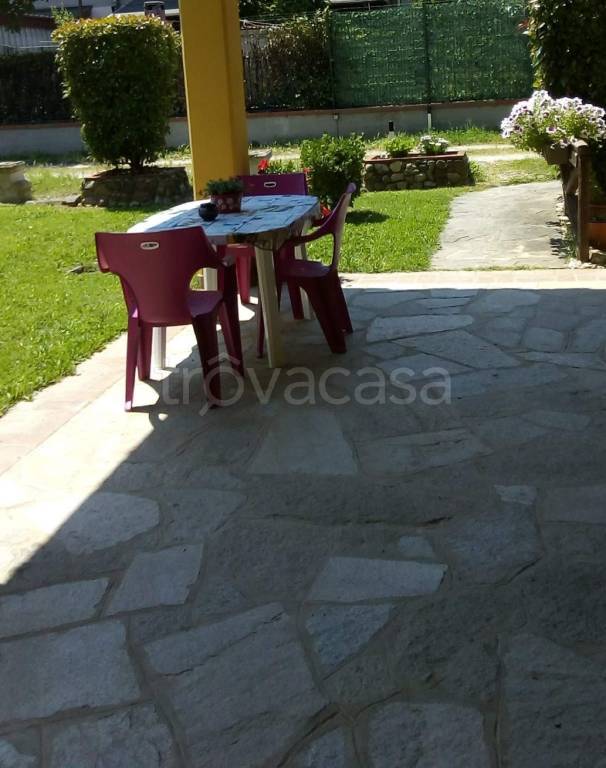 casa indipendente in vendita a Campi Bisenzio