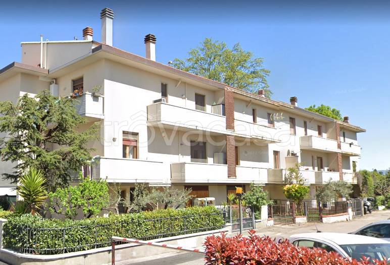 casa indipendente in vendita a Campi Bisenzio