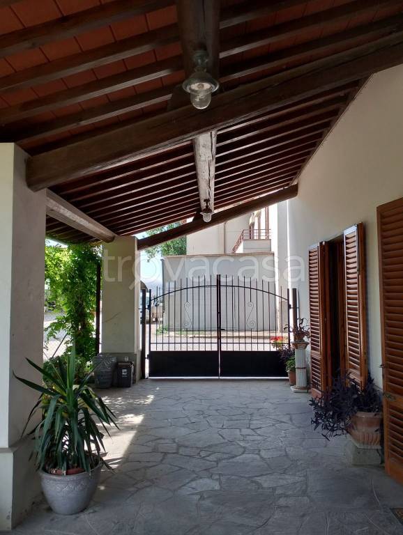 casa indipendente in vendita a Campi Bisenzio