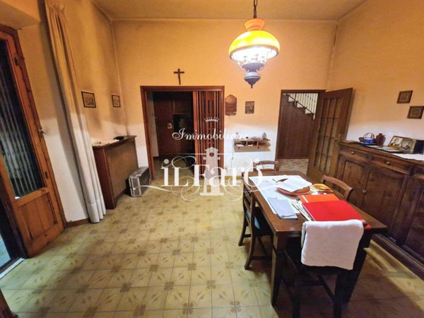 intera palazzina in vendita a Campi Bisenzio in zona Capalle