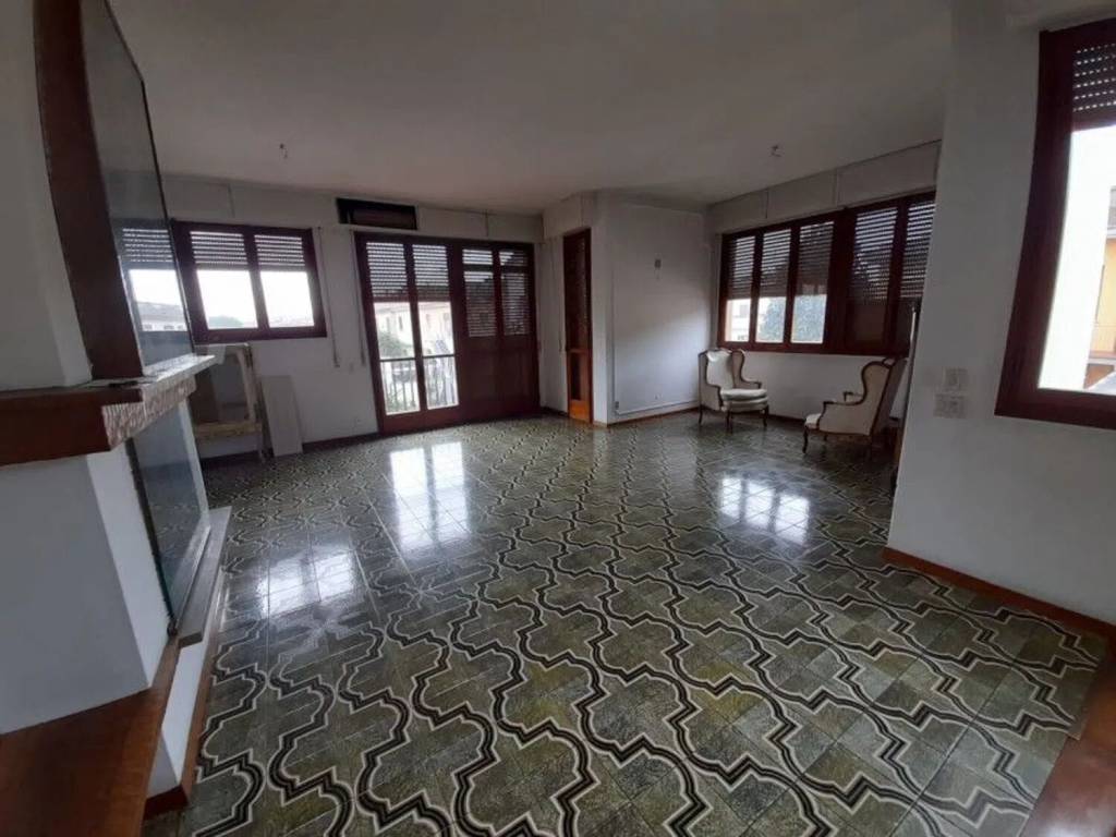 casa indipendente in vendita a Campi Bisenzio